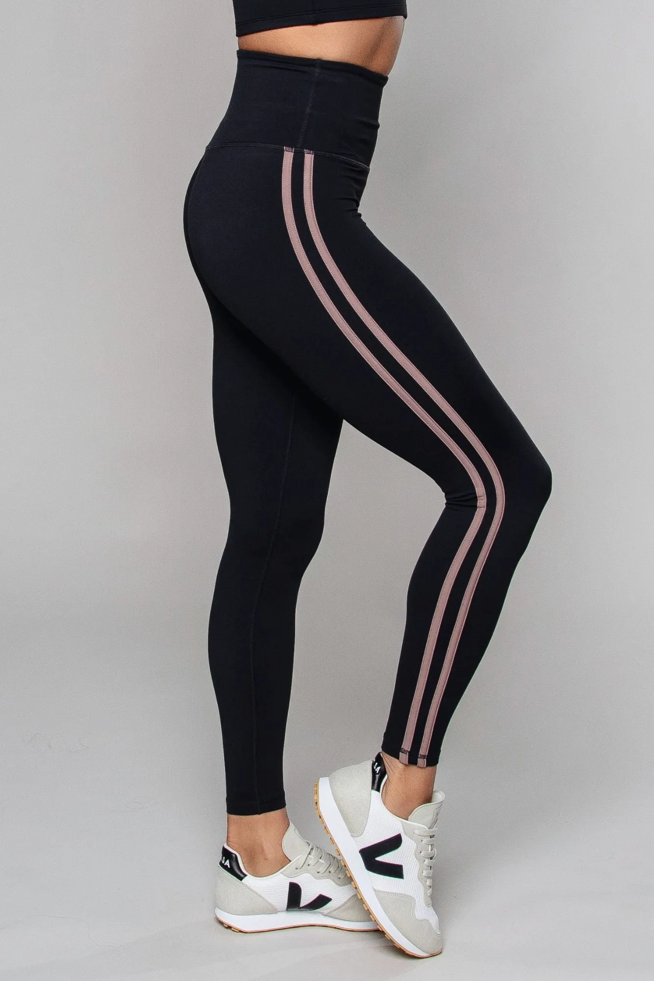 Stride Piped High Waisted Legging Black / Taupe