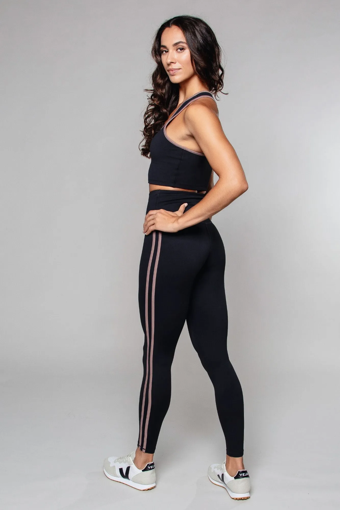 Stride Piped High Waisted Legging Black / Taupe