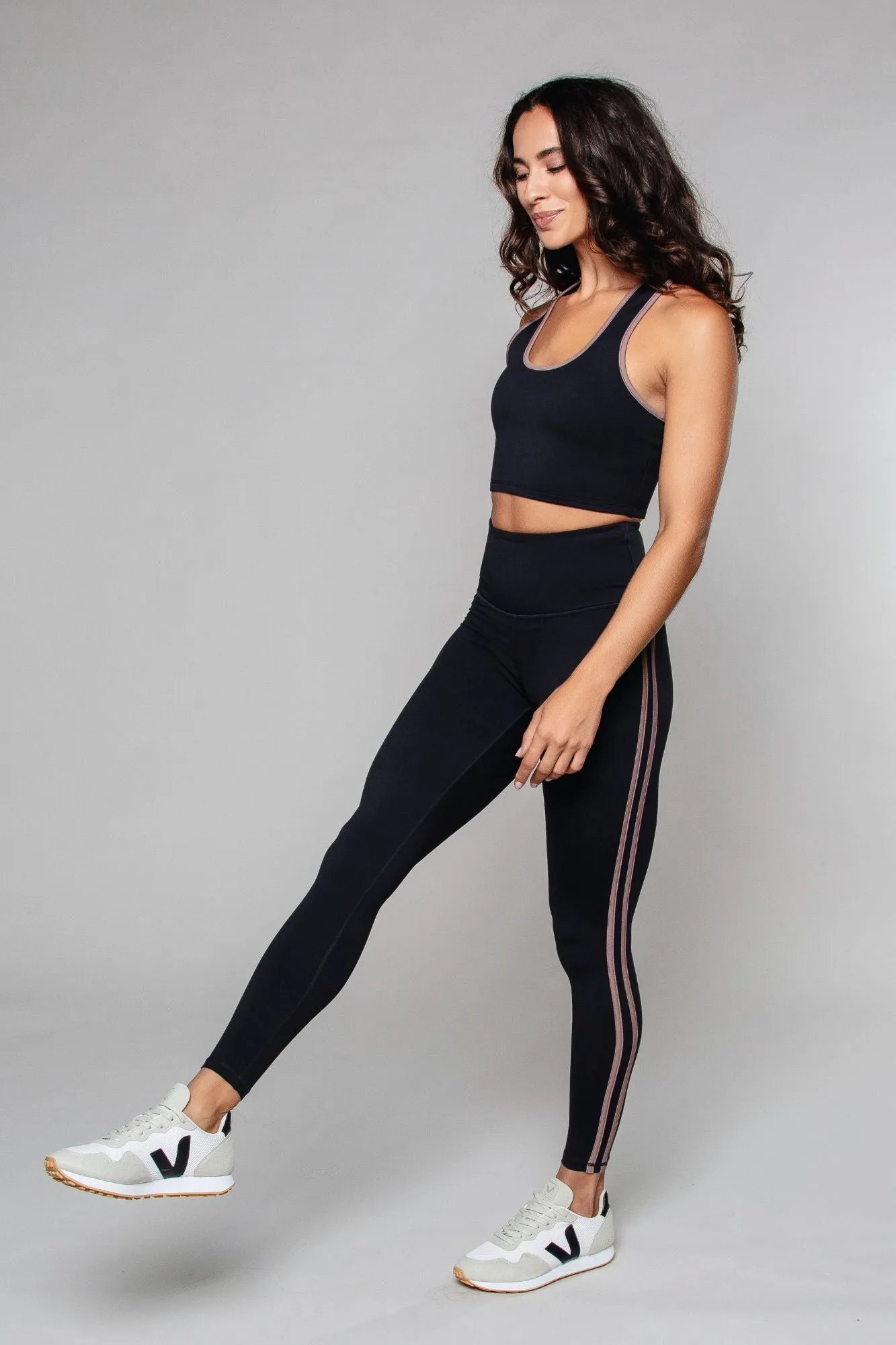 Stride Piped High Waisted Legging Black / Taupe
