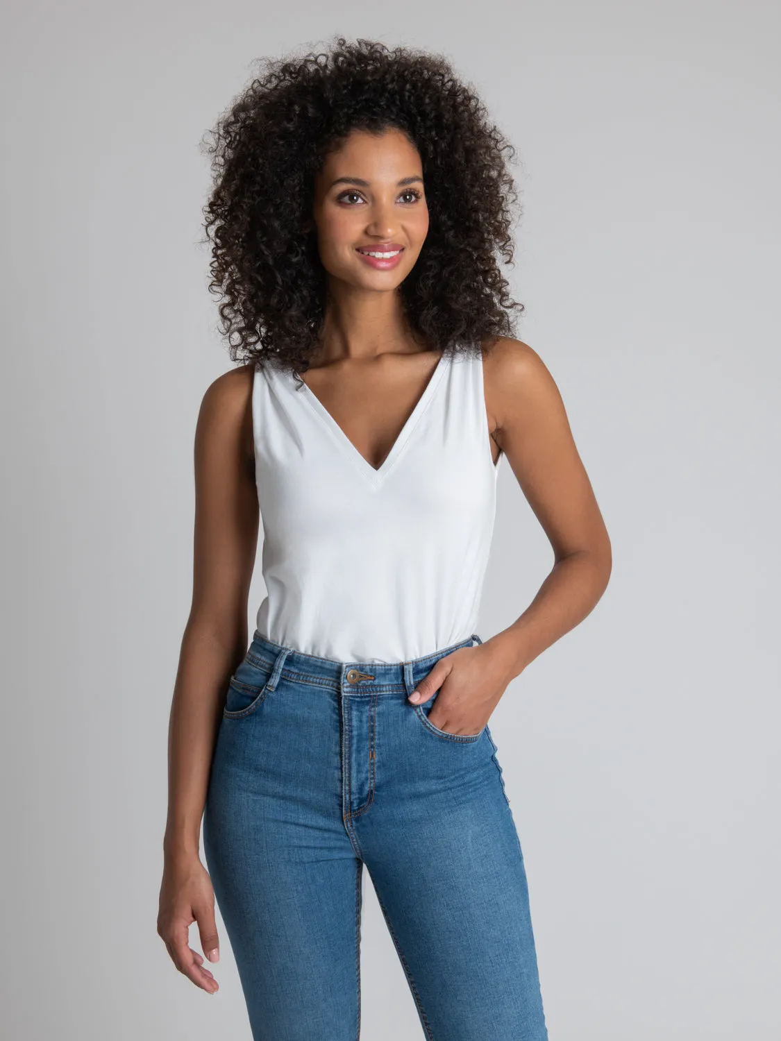 SYLVIE-V-NECK AND V-BACK SLEEVELESS T-SHIRT