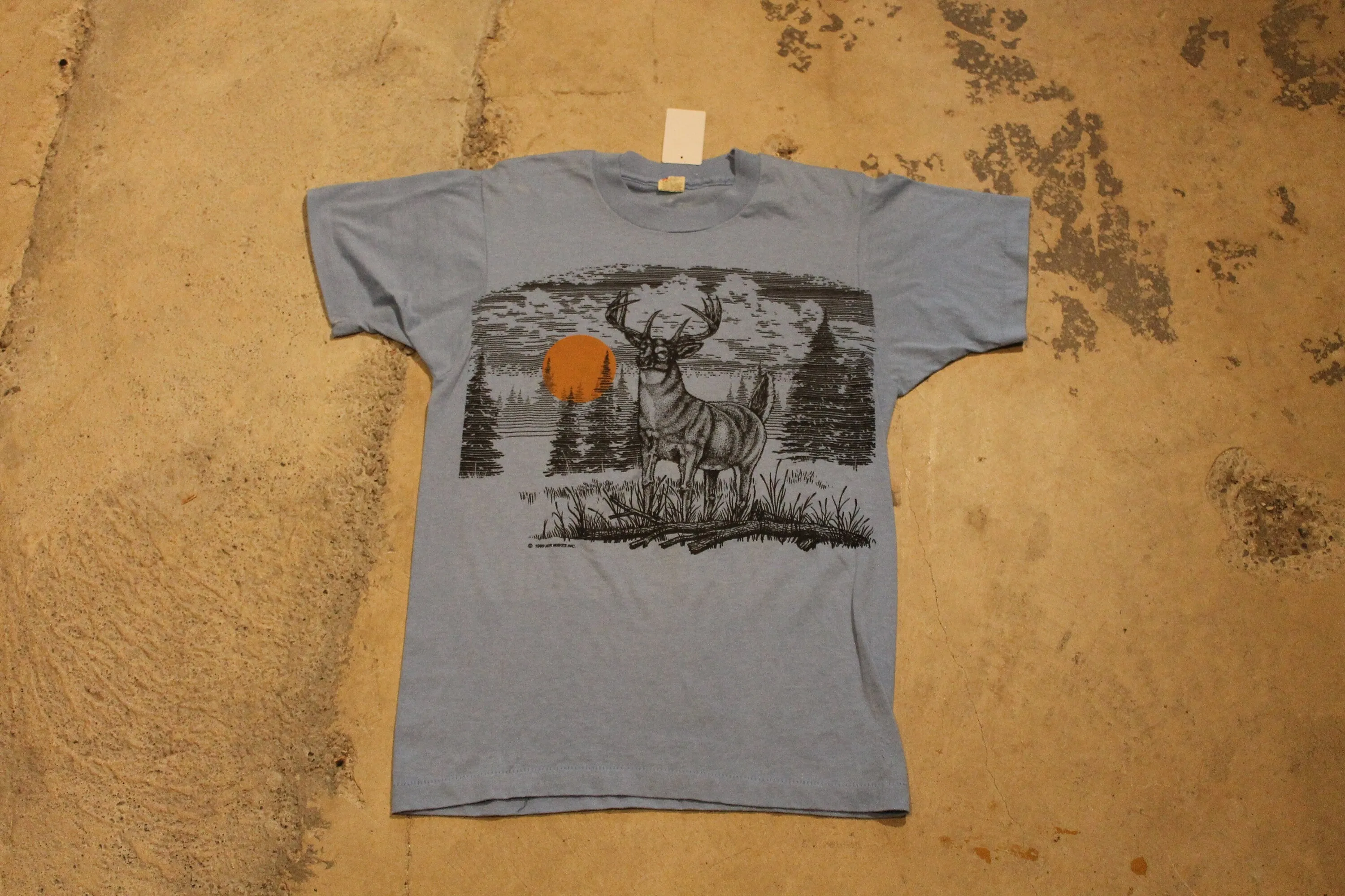 Vintage 1989 Deer Theme Graphic T Shirt