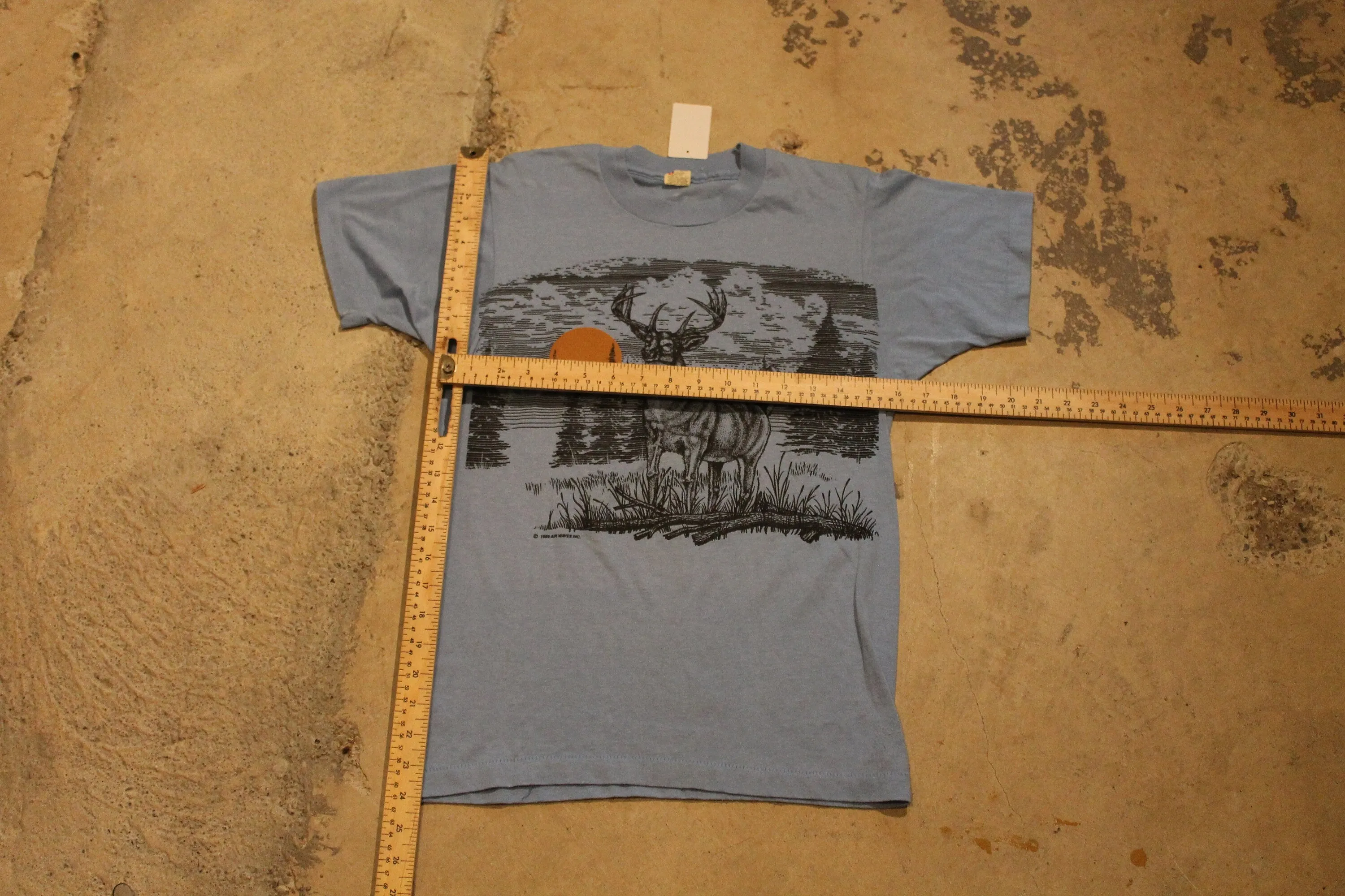 Vintage 1989 Deer Theme Graphic T Shirt